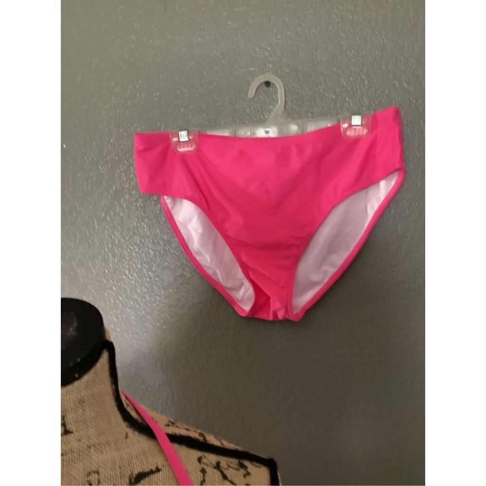 Pink Bikini  - Picture 3 of 9